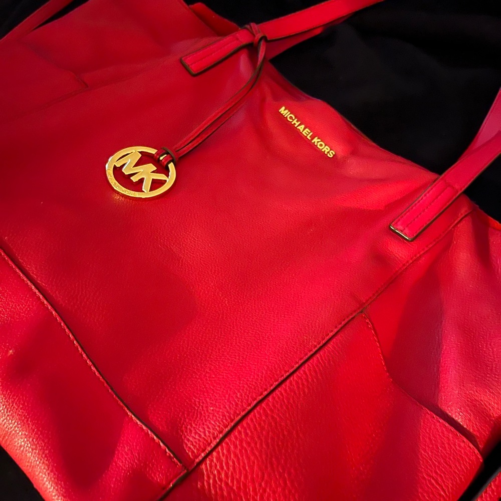 Michael Kors large purse (red)
